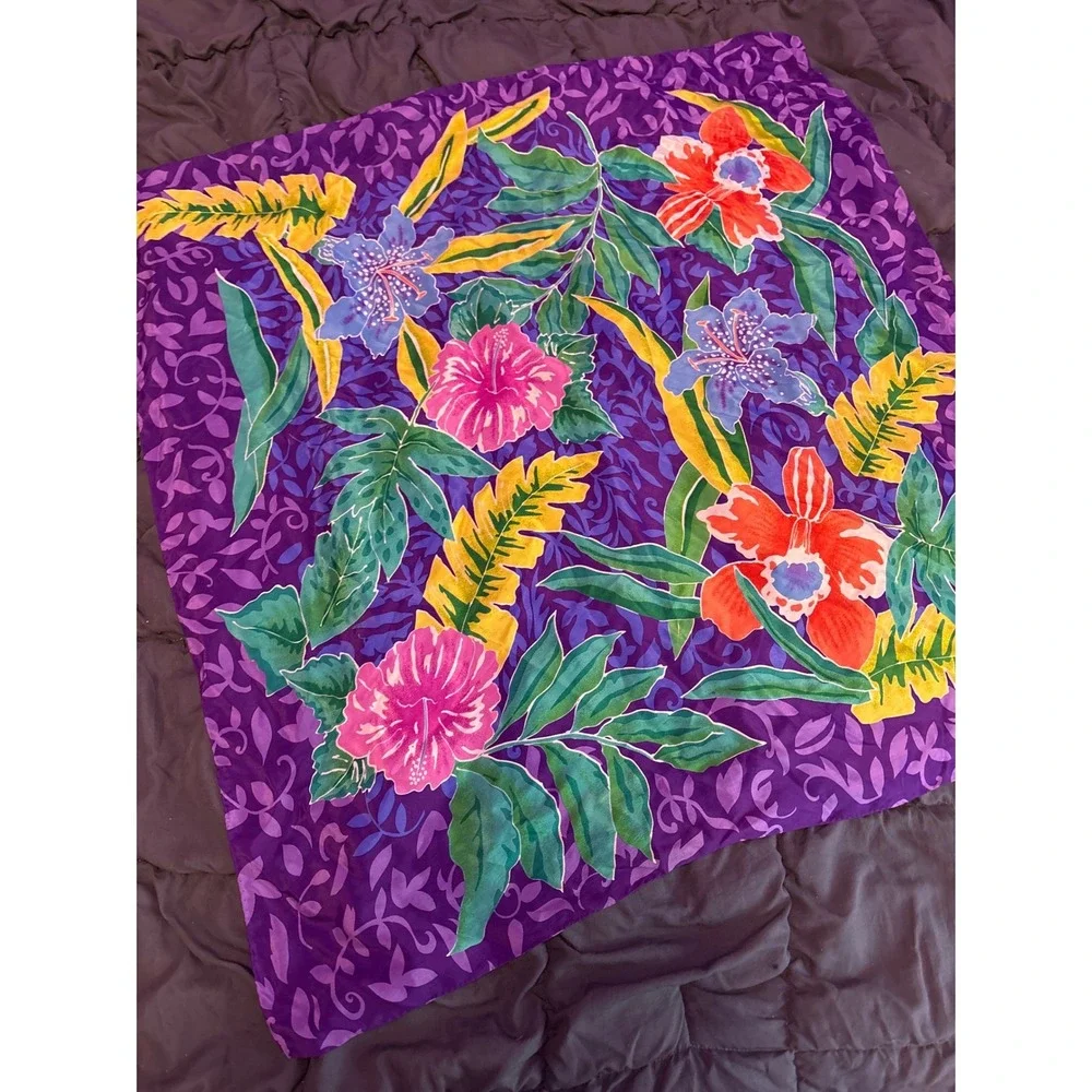 Liz Claiborne Womens Vintage Purple‎ Floral Silk Scarf Wrap Square 30x30